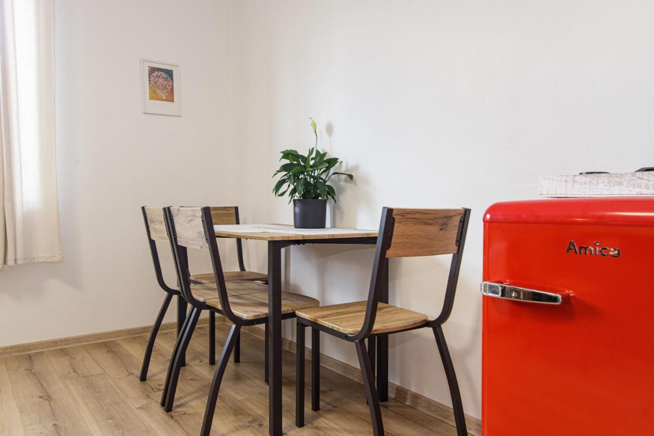 Apartment Hotel Stud Mb اوسترافا المظهر الخارجي الصورة