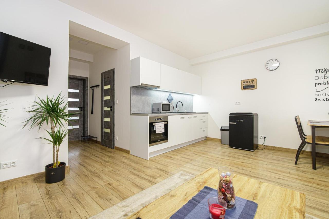 Apartment Hotel Stud Mb اوسترافا المظهر الخارجي الصورة
