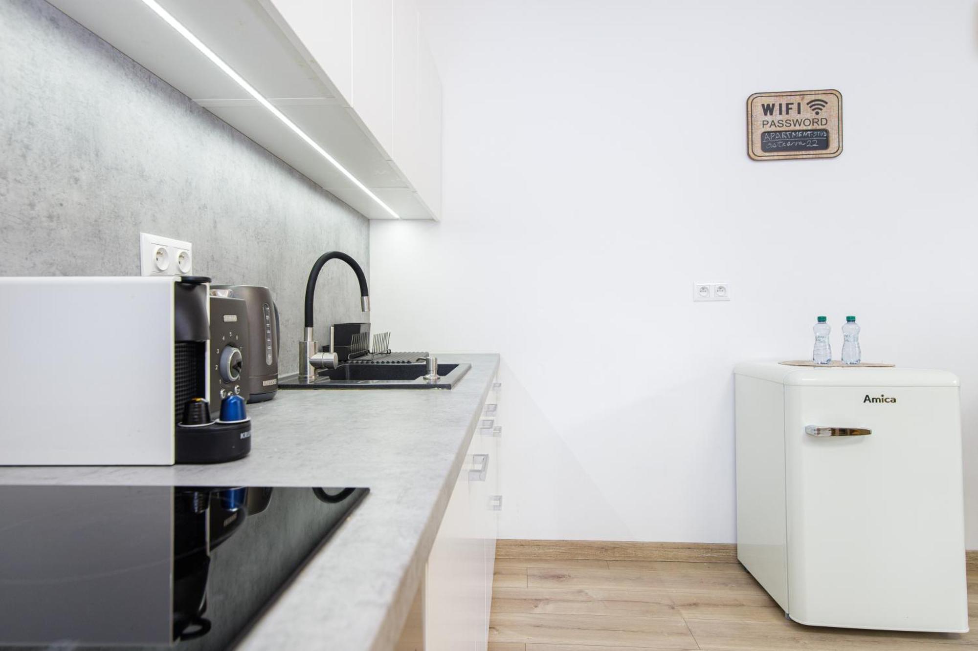 Apartment Hotel Stud Mb اوسترافا المظهر الخارجي الصورة